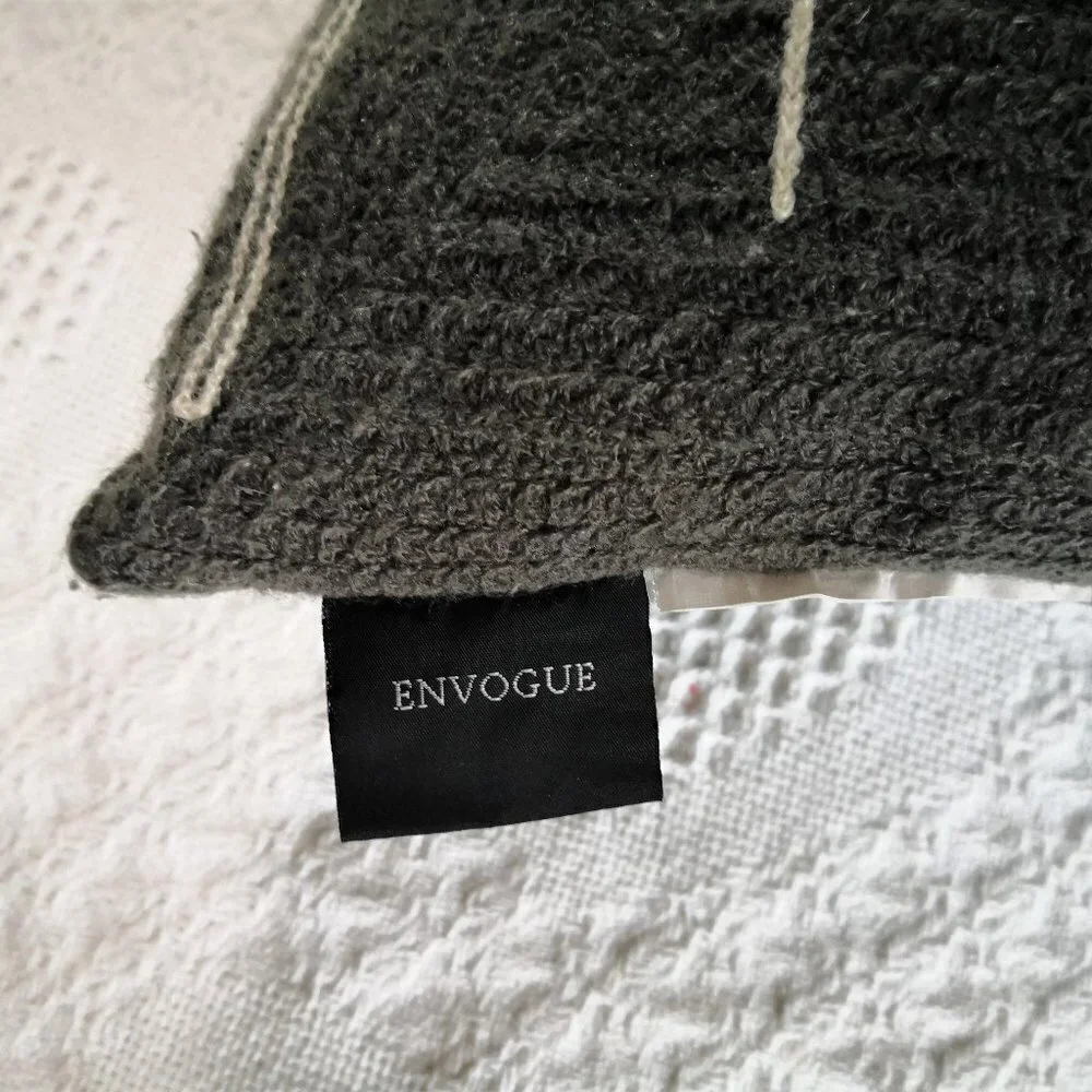 Envogue Embroidered New York Landmark Pillow‎